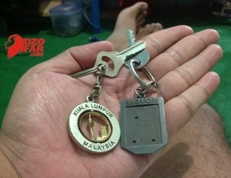 gantungan kunci hadiah dari mukhlason
