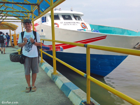 Kapal Cepat ML Ekspress Bahari