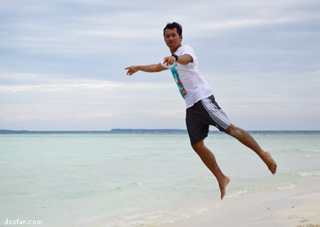 Levitasi di pulau cemoro kecil