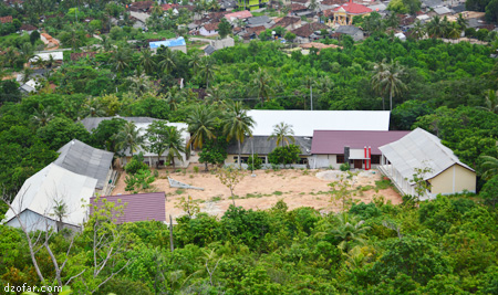 Penampakan Sekolah dari bukit Joko Tuwo