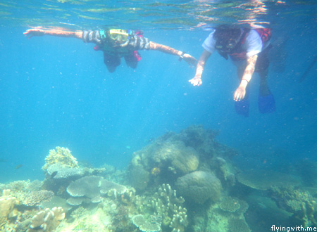 Ndop dan Aryan snorkeling