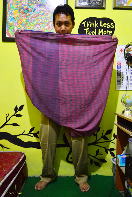 Tutorial Salin Celana Pakai Sarung 4