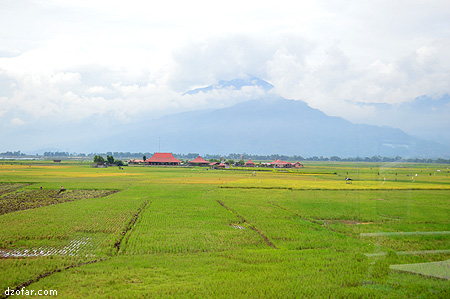 view perjalanan menuju Dieng
