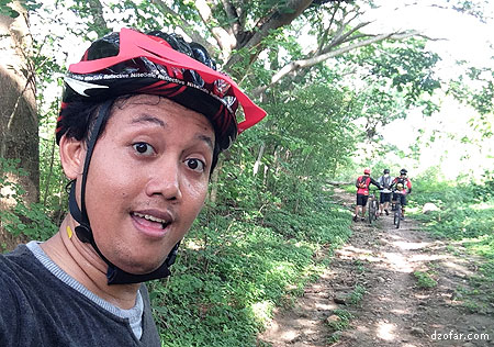 Aku belakang sendiri
