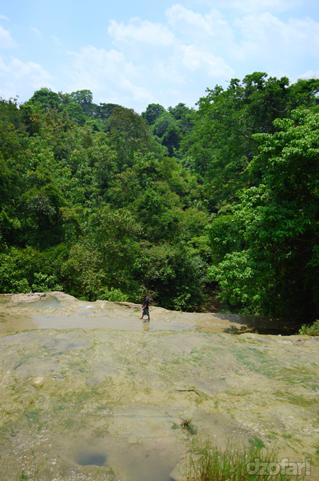 di atas Air Terjun Ngebleng