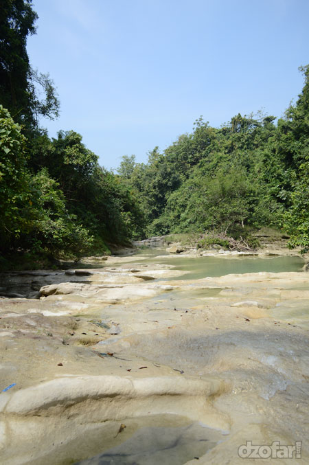 ebatuan kapur yang berwarna krem