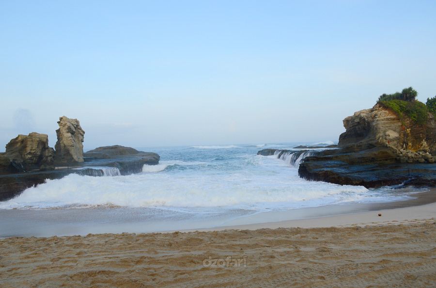 Pantai Klayar Pacitan