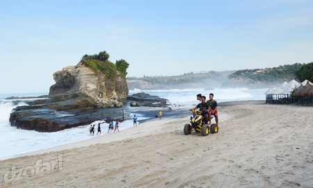 Pantai Klayar indah banget
