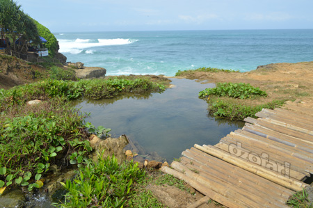 Asal air terjun banyu tibo