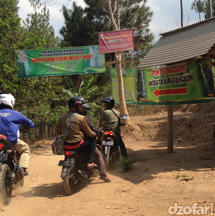 Hore sampai pintu masuk