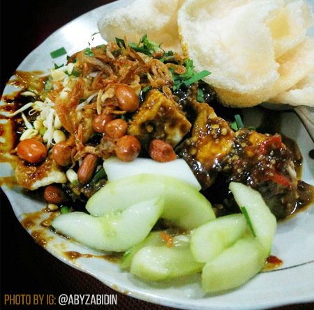 Tahu Lontong Mbak Tin