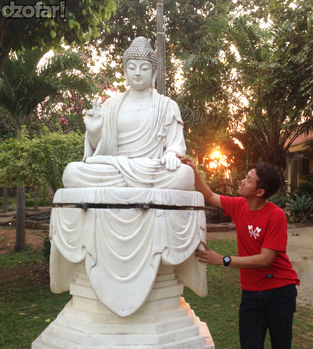 Budha duduk