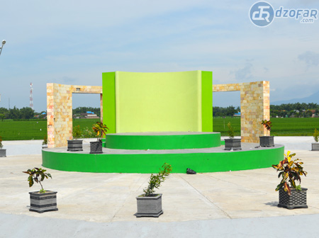 Tengah taman