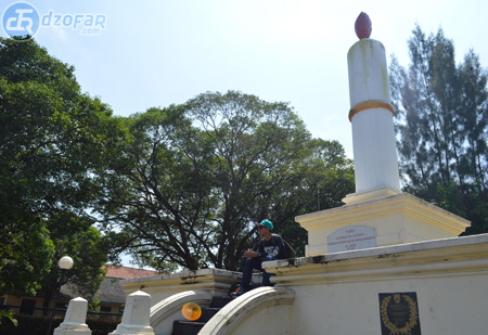 Tugu Lilin