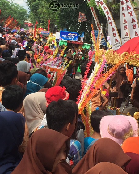 Sulur-sulur dilepas