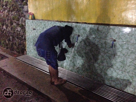 Tempat wudlu di depan
