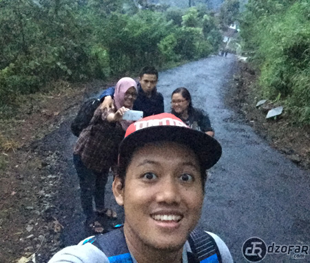 Selfie dulu sambil istirahat