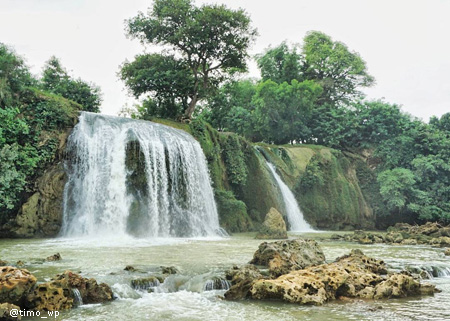 Air Terjun Toroan dari jauh