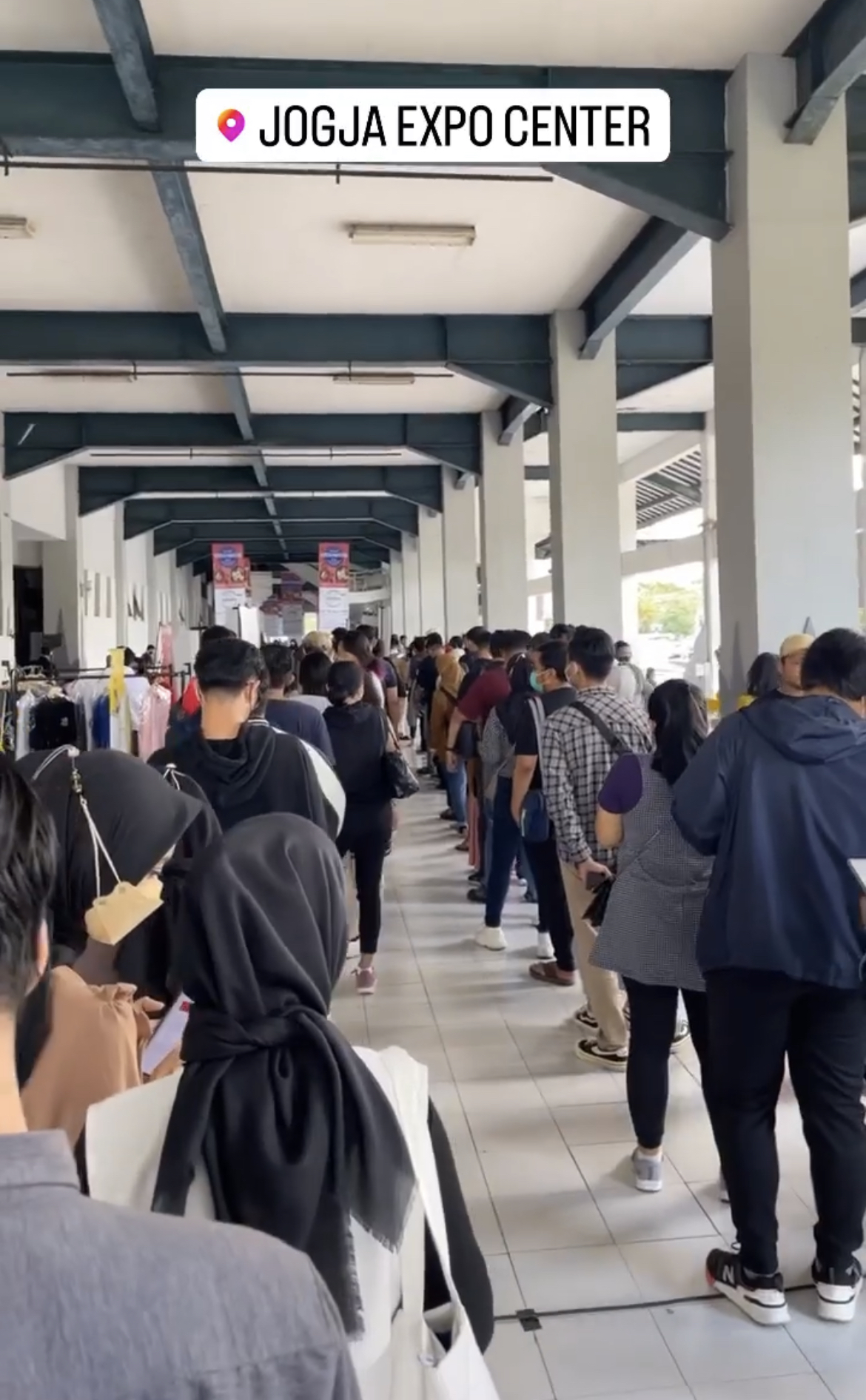 Antri tiket stand up Pandji