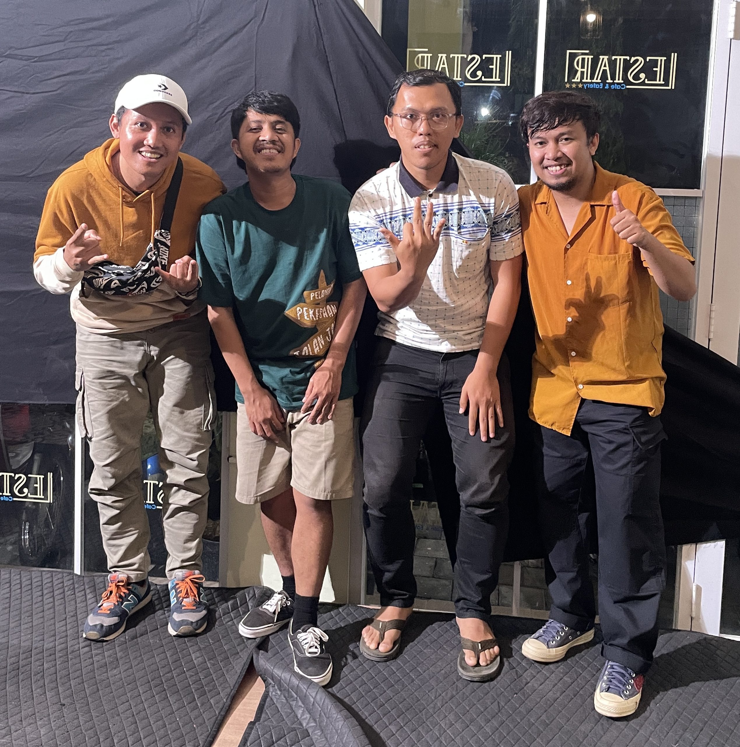Foto bareng Ali Akbar dan Wahuy