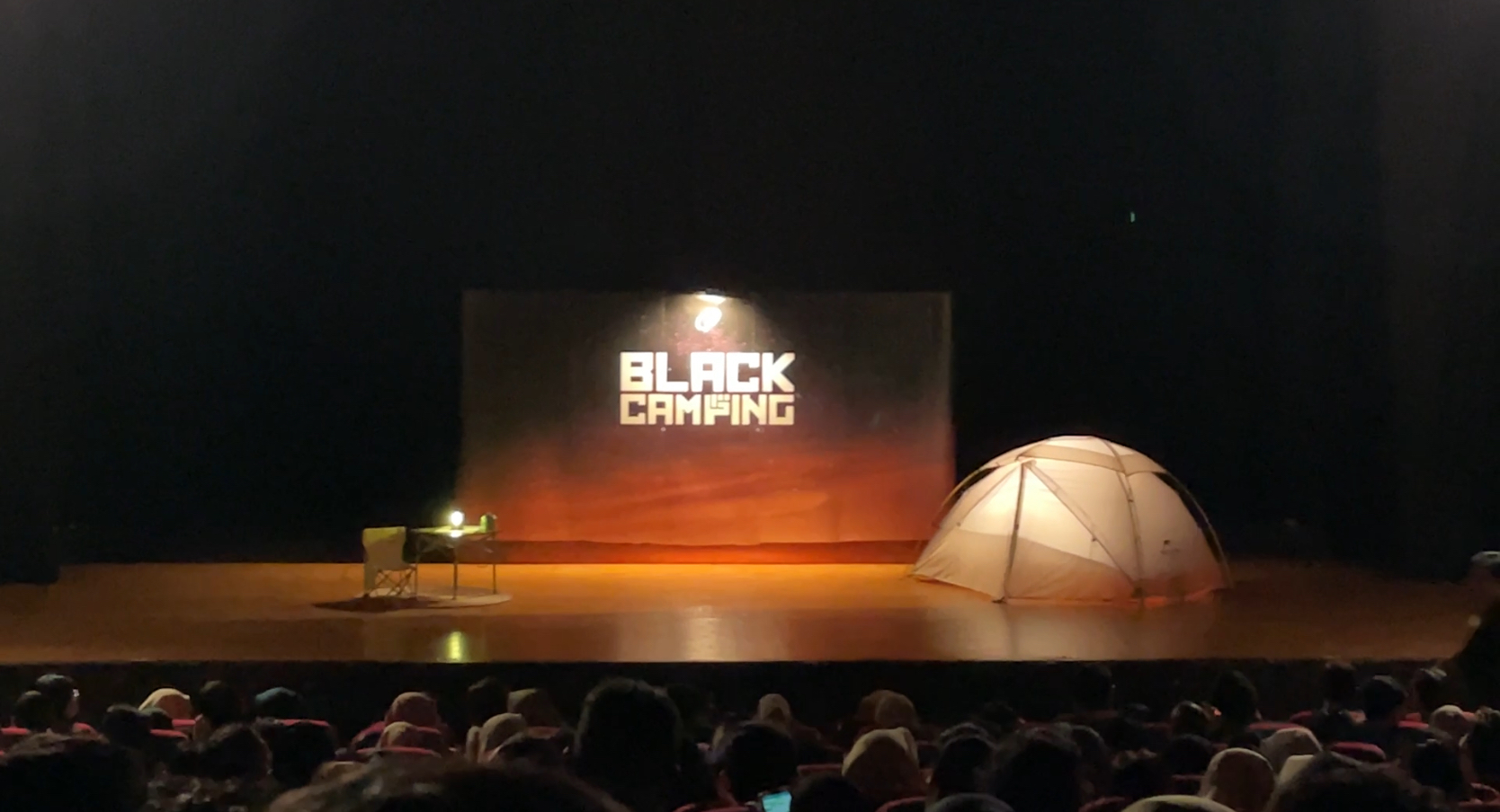 Panggung Black Camping