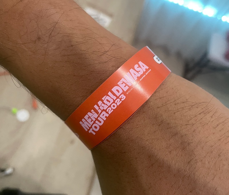 Gelang Menjadi Dewasa