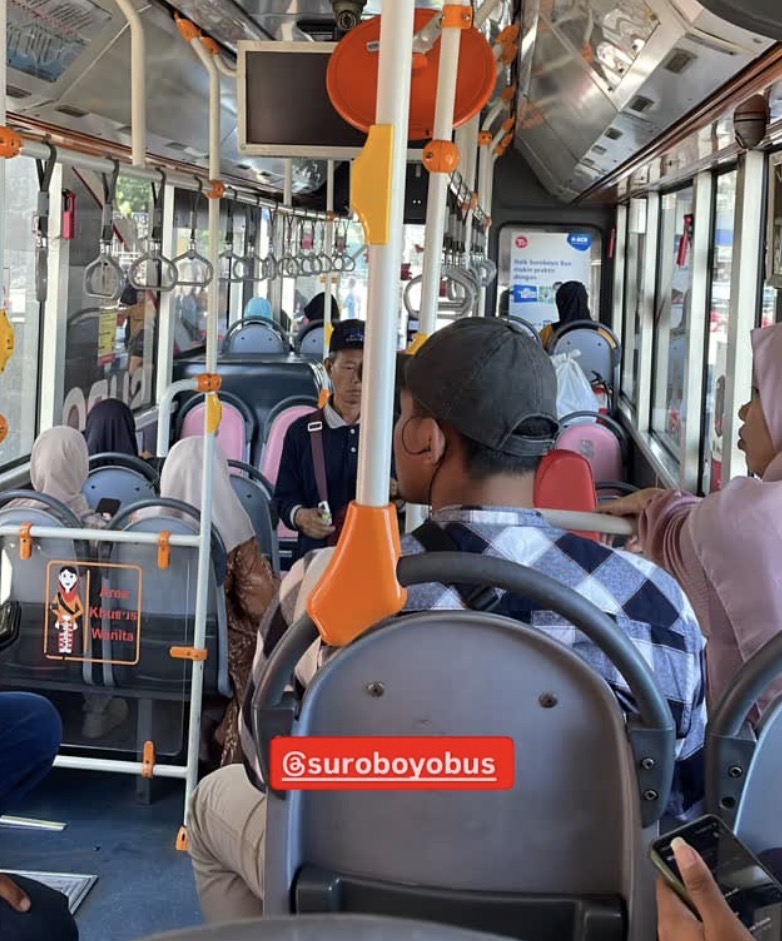 Suroboyo Bus