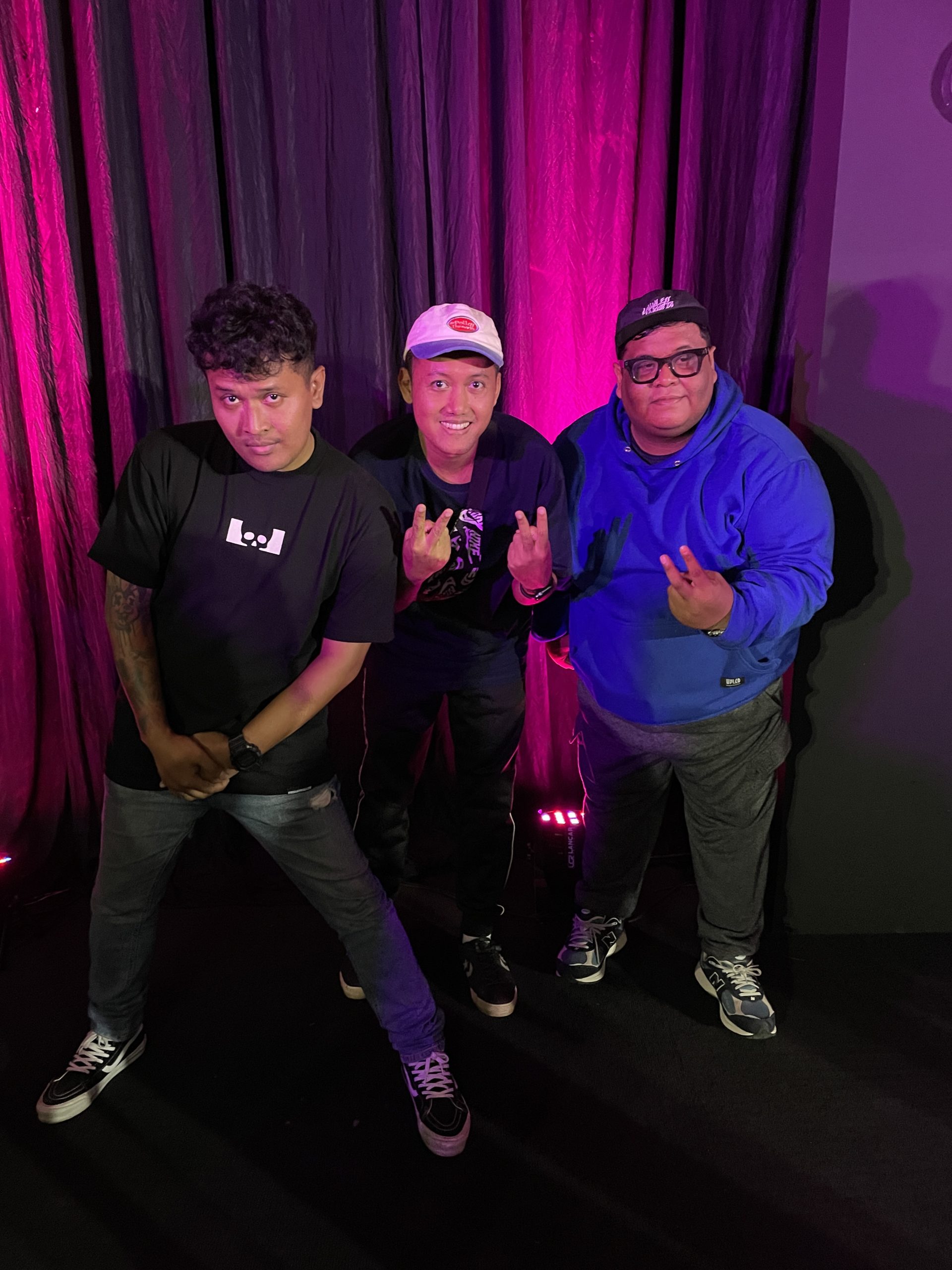 Foto bersama Dono dan Mukti