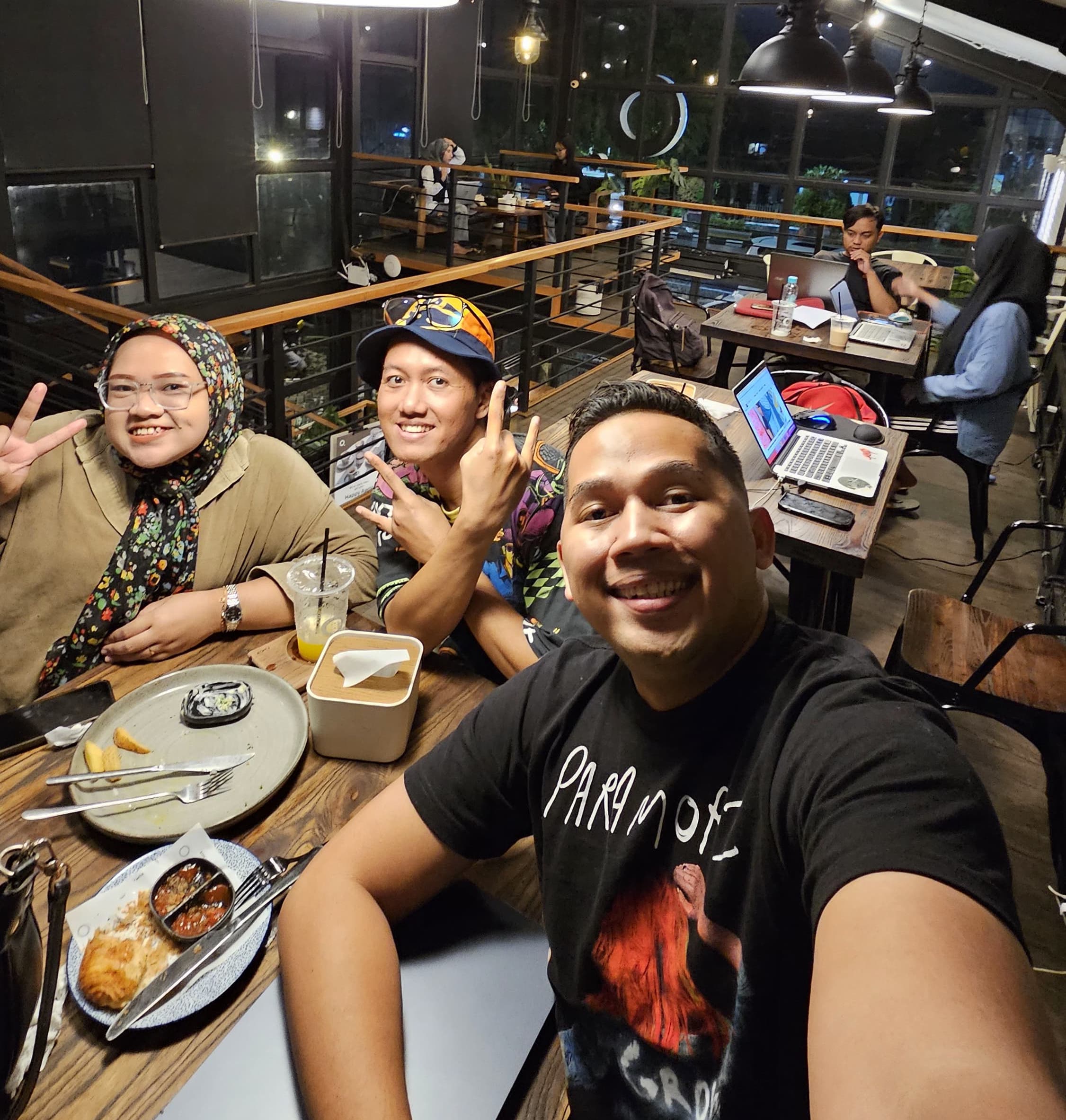 Ekky, Ndop, Abi