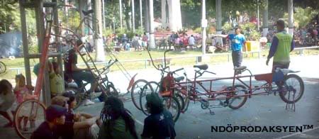 wow, sepedanya keren ya bos..