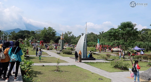 the world landmark merapi park